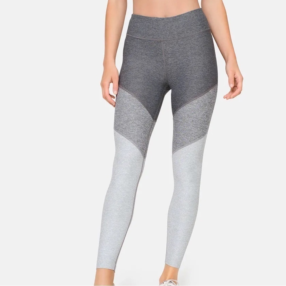 Outdoor Voices springs 7/8 leggings women’s medium grey color block EUC